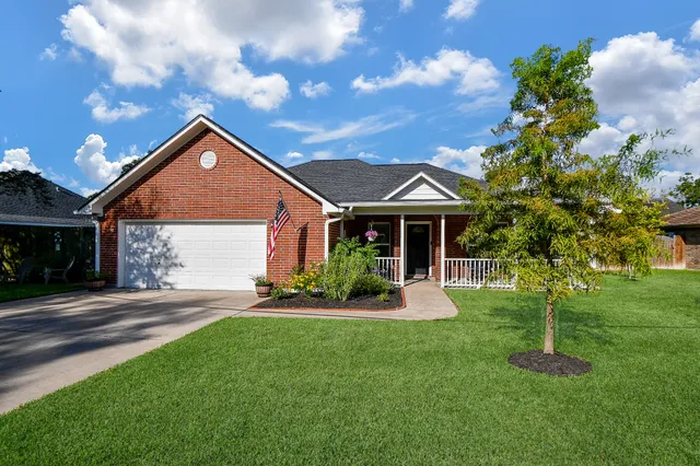 $270,000 | 606 Walnut Street, Sweeny, TX 77480