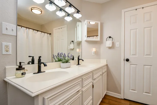 $270,000 | 606 Walnut Street, Sweeny, TX 77480