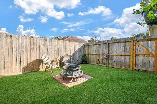 $270,000 | 606 Walnut Street, Sweeny, TX 77480