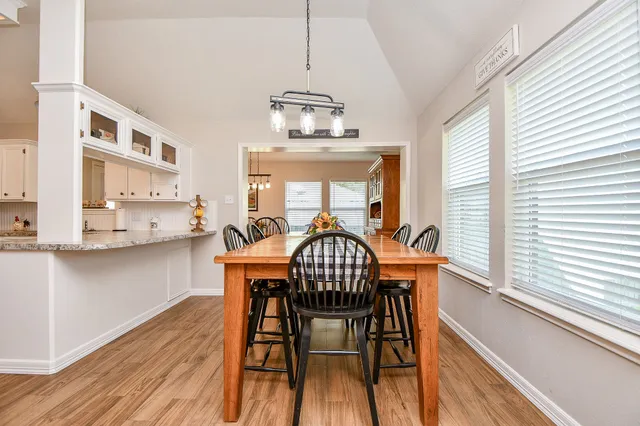 $270,000 | 606 Walnut Street, Sweeny, TX 77480