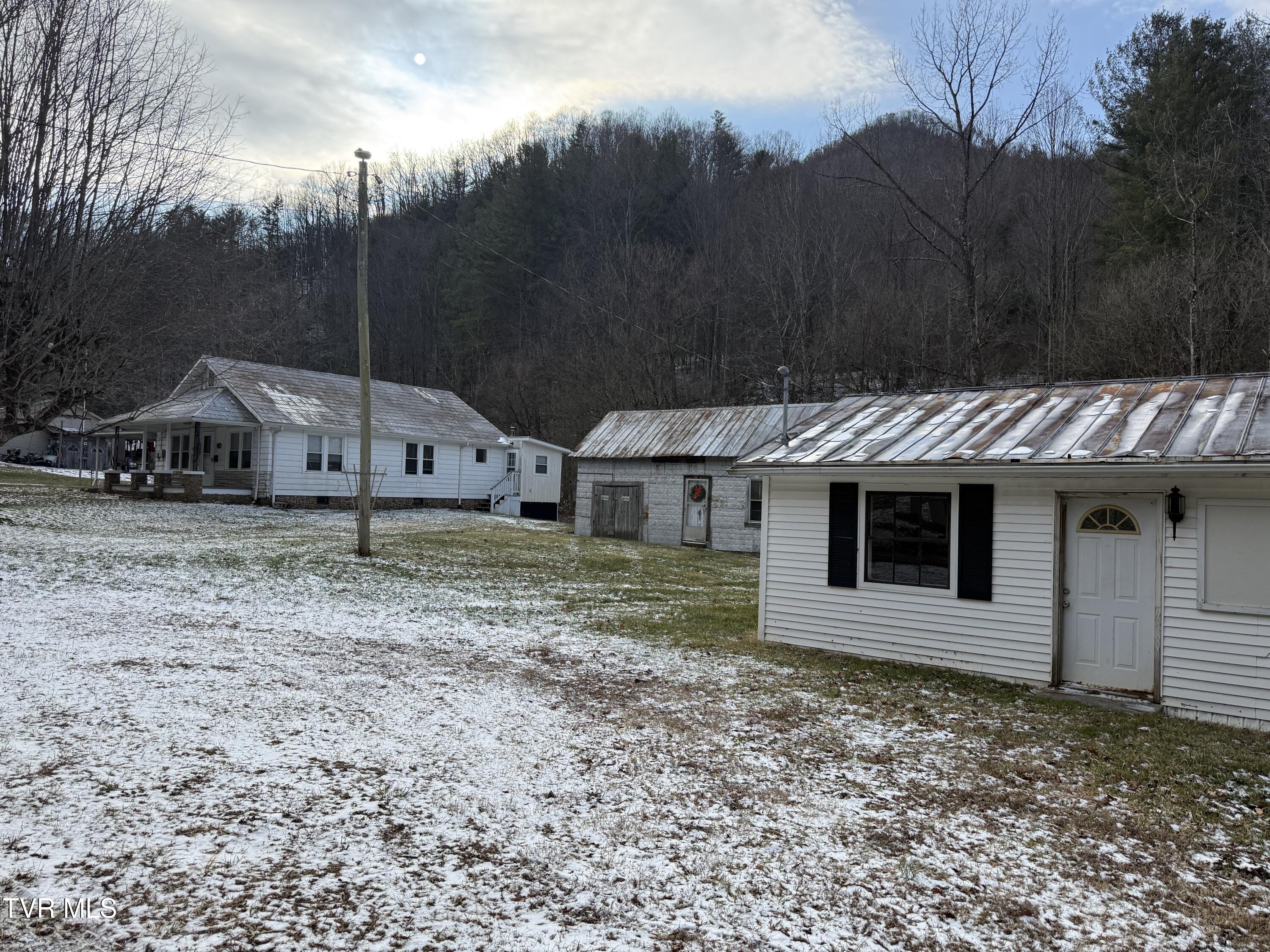 3191 Sugar Creek Road Laurel Bloomery, TN 37680 - Photo 6 of 34 3191 Sugar 27