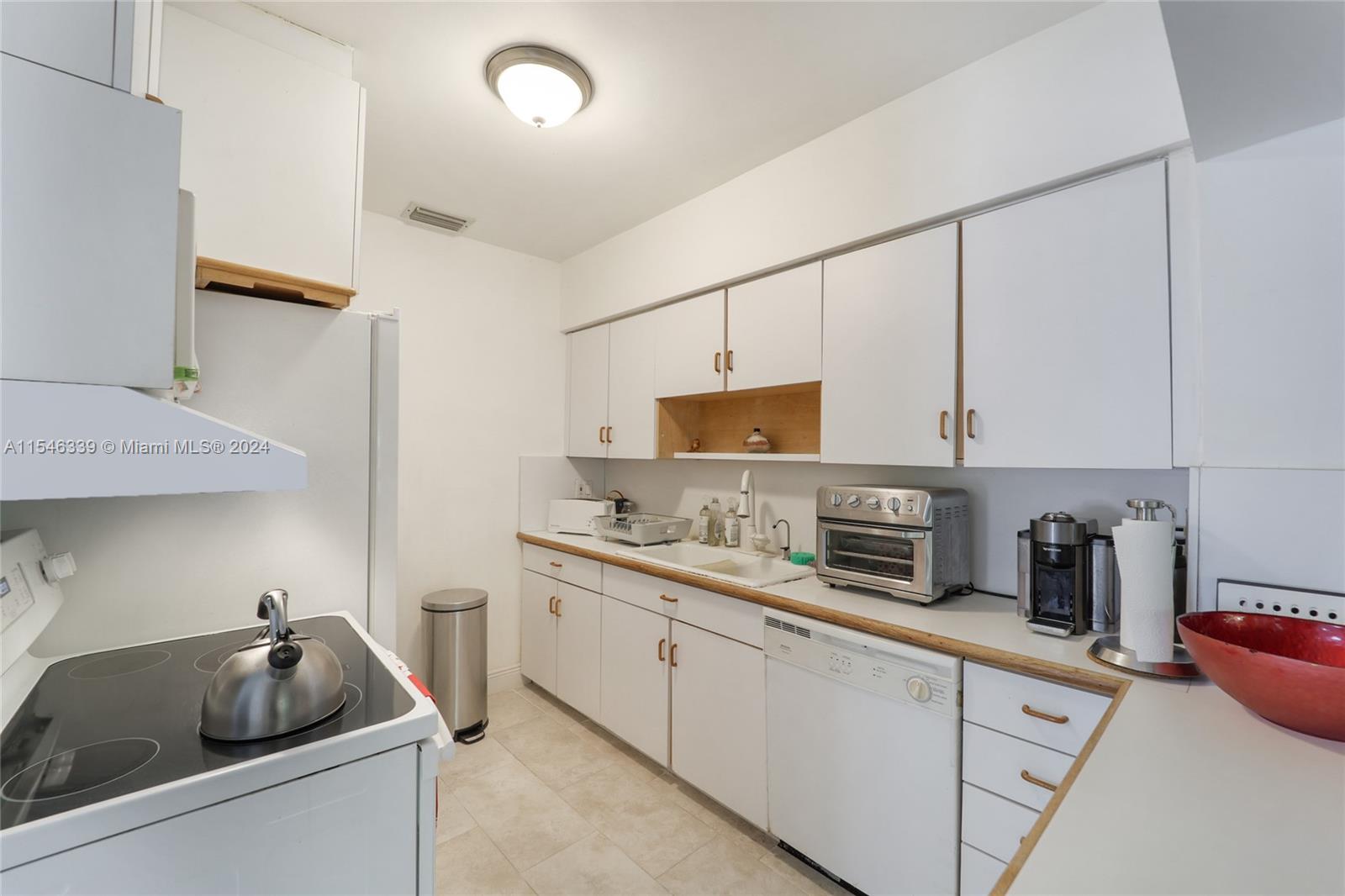 280 Fernwood Road Key Biscayne, FL 33149 - Photo 7 of 12