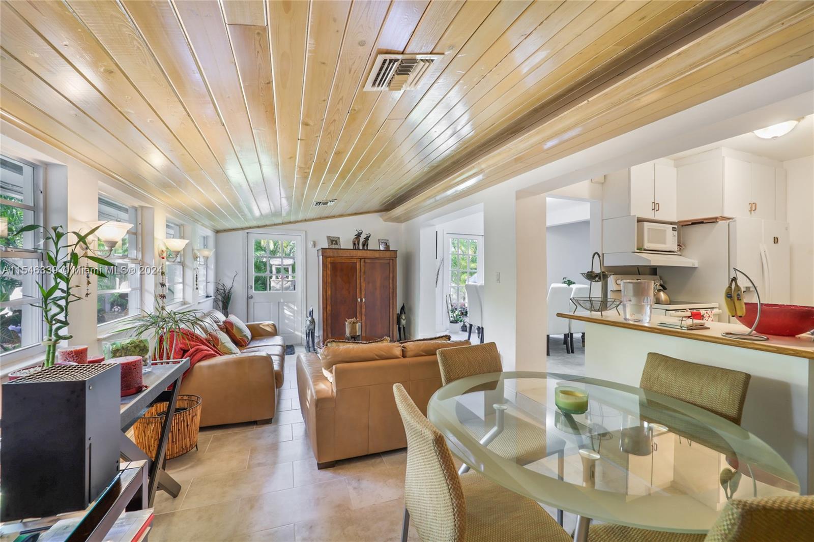 280 Fernwood Road Key Biscayne, FL 33149 - Photo 8 of 12