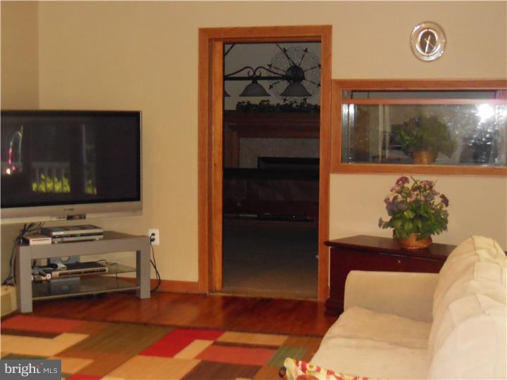 374 White Pine Road Columbus, NJ 08022 - Photo 5 of 20 Gallery Image 5