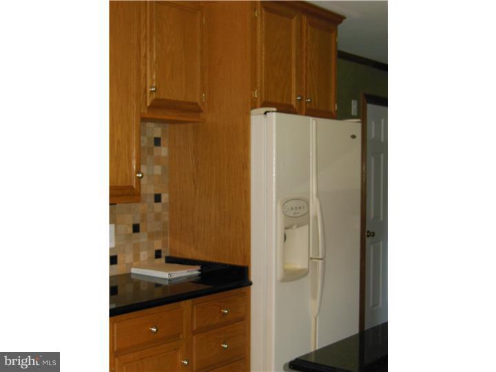 374 White Pine Road Columbus, NJ 08022 - Photo 8 of 20 Gallery Image 8