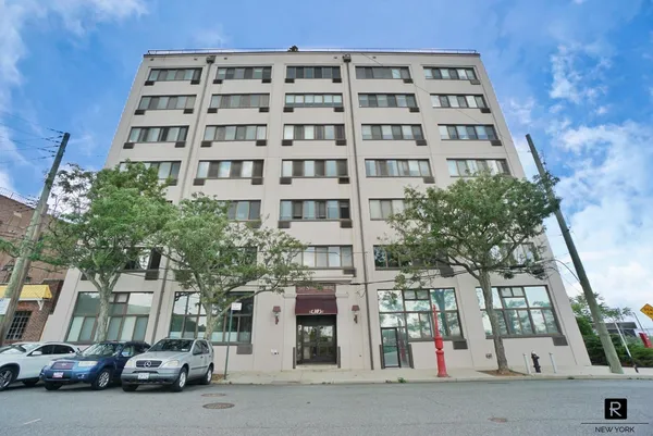 $329,000 | 10 Bay Street Landing, Unit 5G | Tompkinsville
