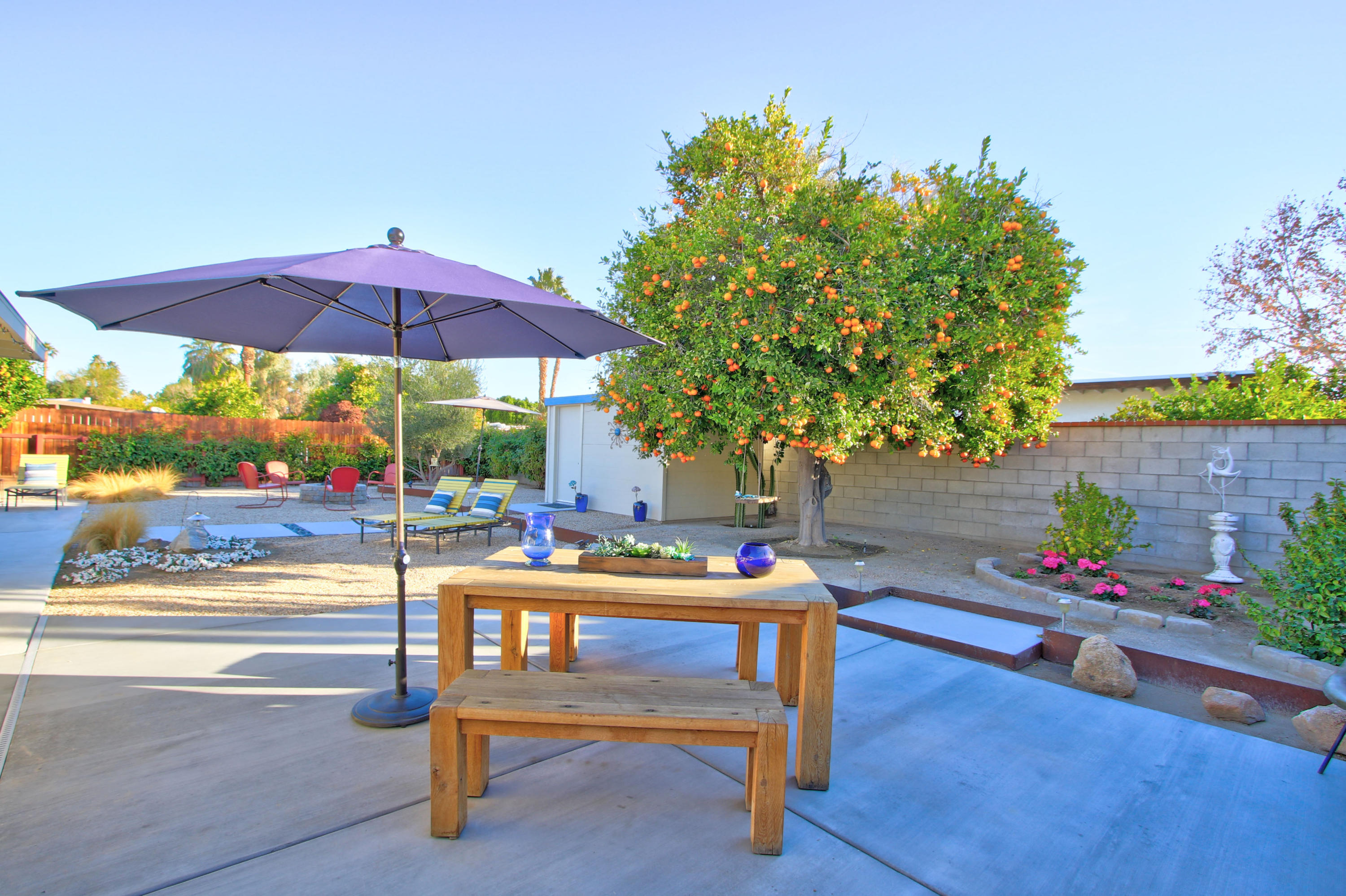 71876 Vista Del Rio Rancho Mirage, CA 92270 - Photo 3 of 53 DINE OUTDOORS