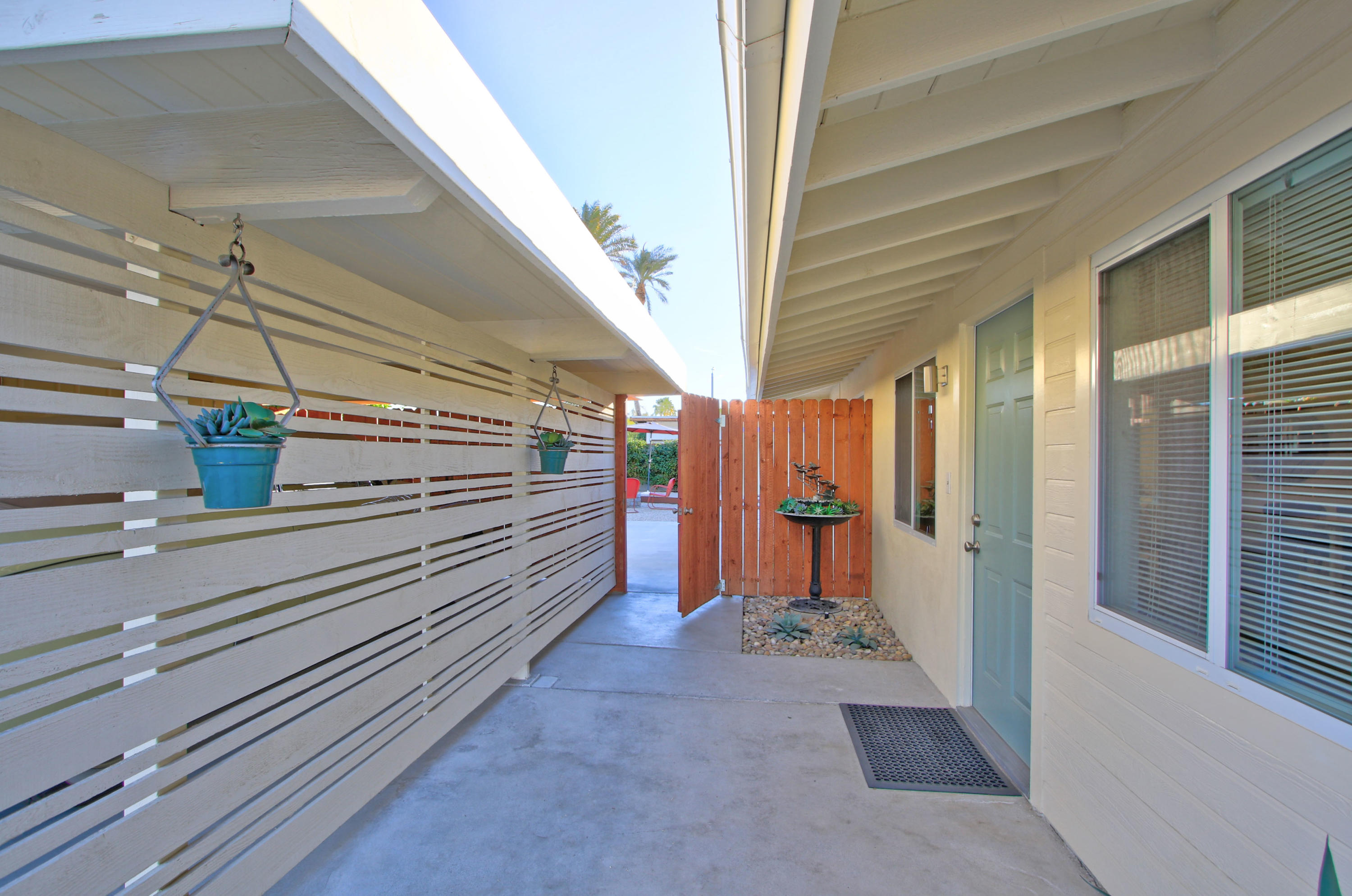 71876 Vista Del Rio Rancho Mirage, CA 92270 - Photo 37 of 53 BREEZEWAY