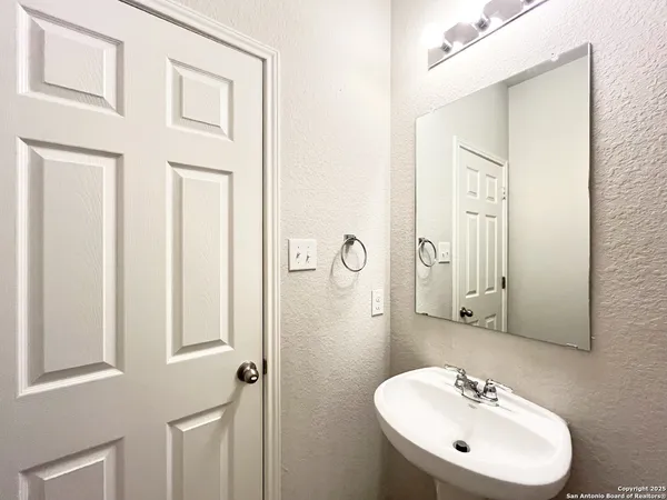 $1,795 | 15167 Dione Bend, San Antonio, TX 78245