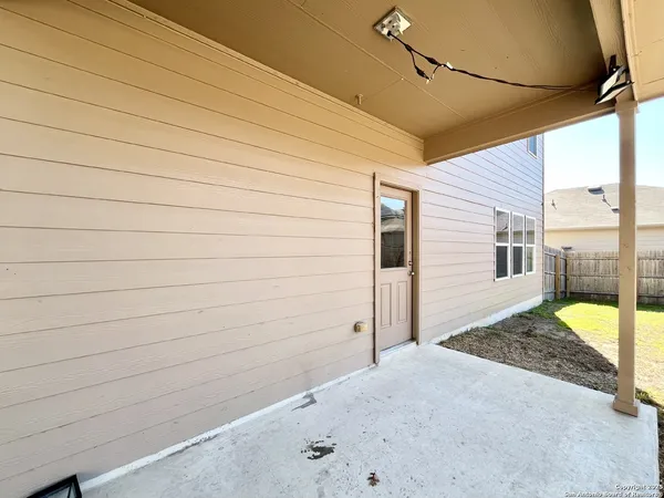 $1,795 | 15167 Dione Bend, San Antonio, TX 78245