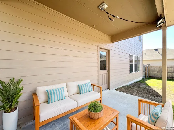 $1,795 | 15167 Dione Bend, San Antonio, TX 78245