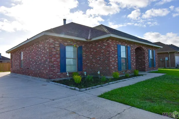 $270,000 | 121 Therese Drive, Vacherie, LA 70090