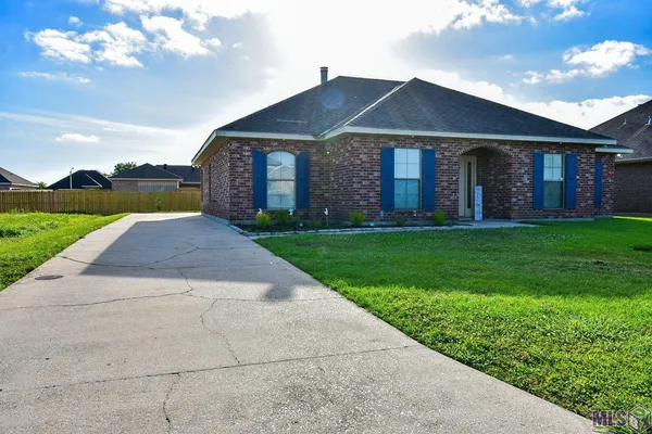 $270,000 | 121 Therese Drive, Vacherie, LA 70090