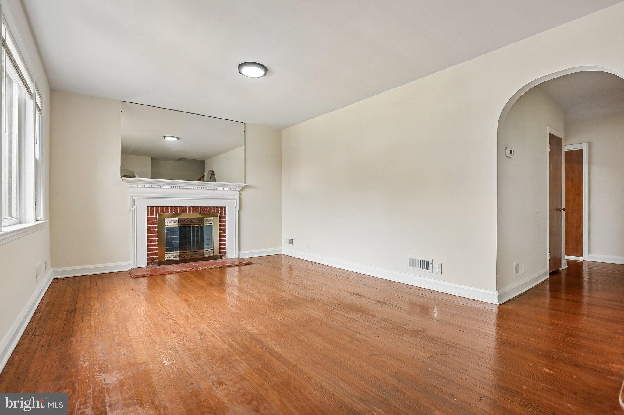 4003 Ridgecroft Road Baltimore, MD 21206 - Photo 4 of 52 Gallery Image 4