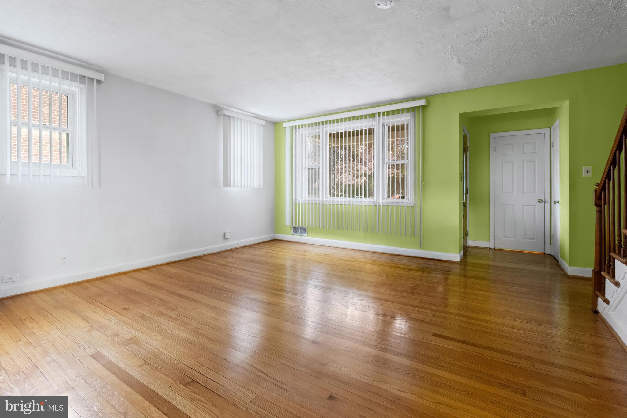 3920 Rosecrest Avenue Baltimore, MD 21215 - Photo 3 of 36 Gallery Image 3