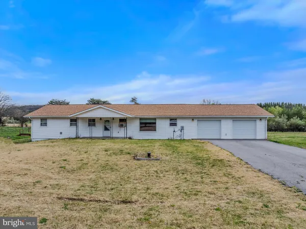 $220,000 | 11223 Valley Road, Berkeley Springs, WV 25411