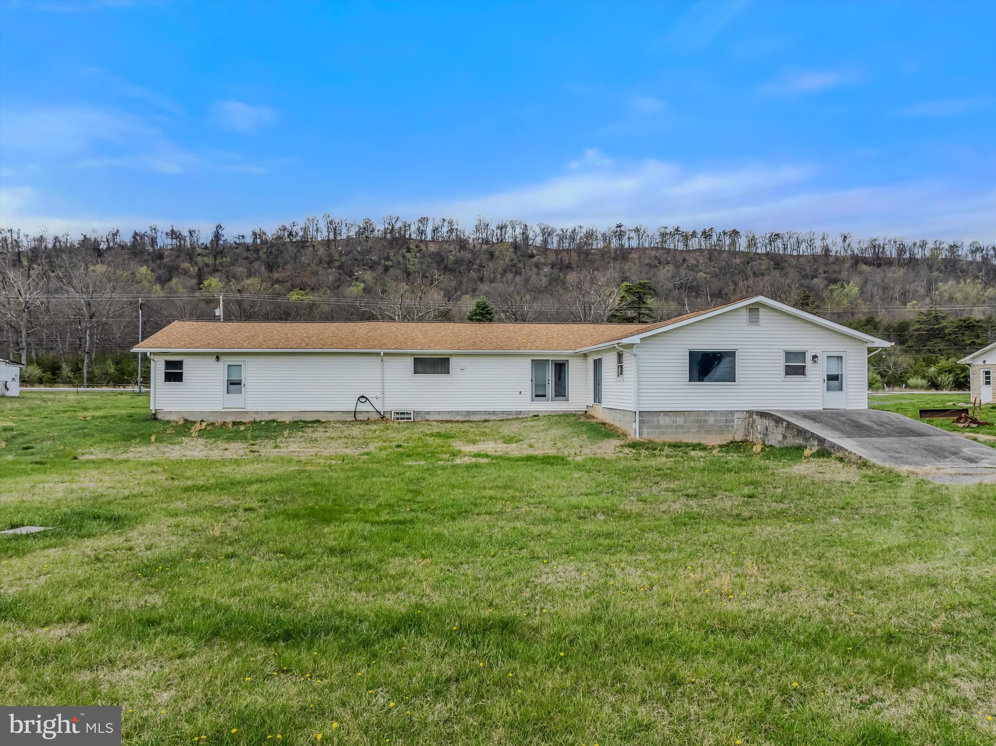 11223 Valley Road Berkeley Springs, WV 25411 - Photo 4 of 14