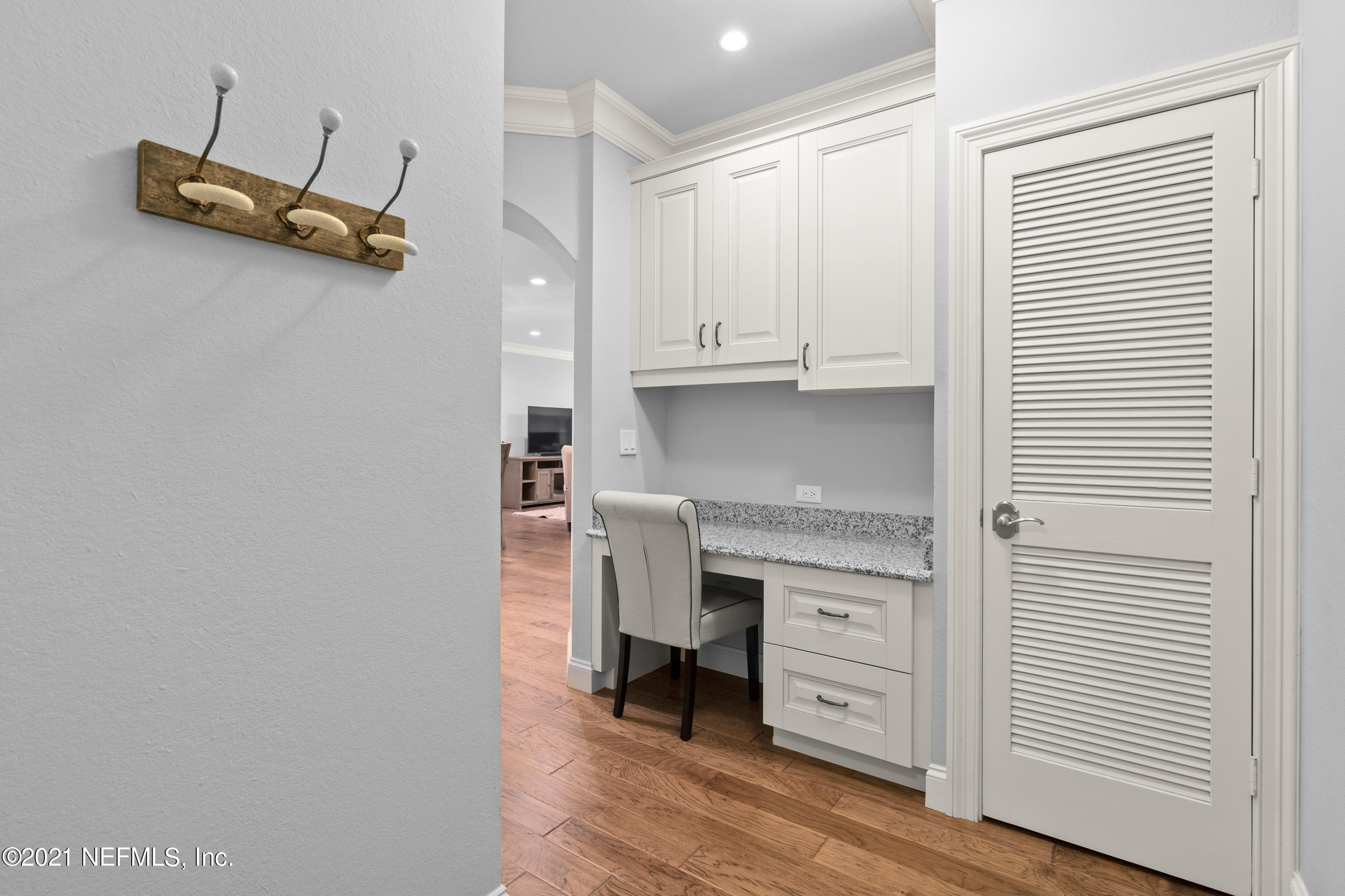 10901 Burnt Mill Road, Unit 103 Jacksonville, FL 32256 - Photo 5 of 33 10901 Burnt Mill Rd-5