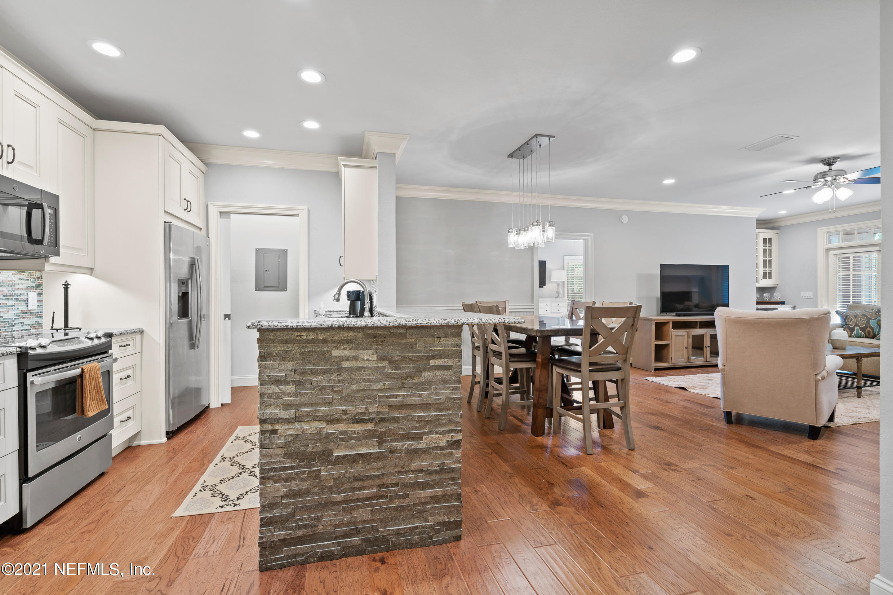 10901 Burnt Mill Road, Unit 103 Jacksonville, FL 32256 - Photo 7 of 33 10901 Burnt Mill Rd-7