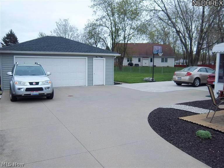 6471 Smith Road Brook Park, OH 44142 - Photo 3 of 23 Gallery Image 3
