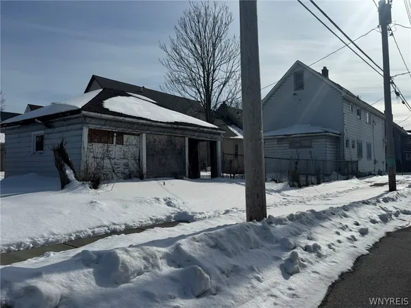 $99,900 | 64 Wescott Street, Buffalo, NY 14210