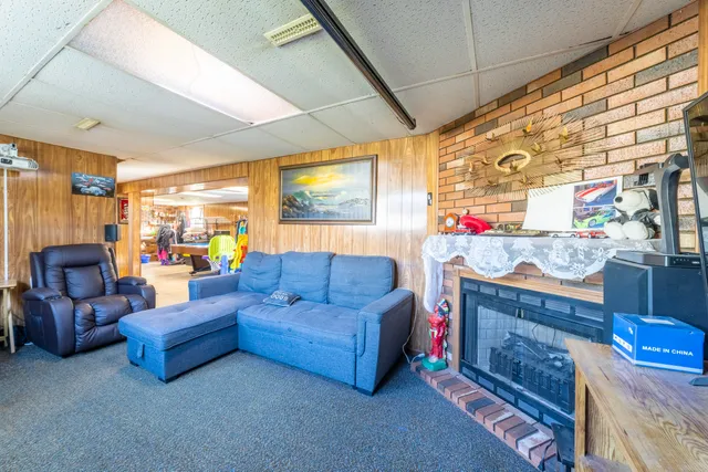 $288,000 | 225 North Dwiggins Street, Griffith, IN 46319