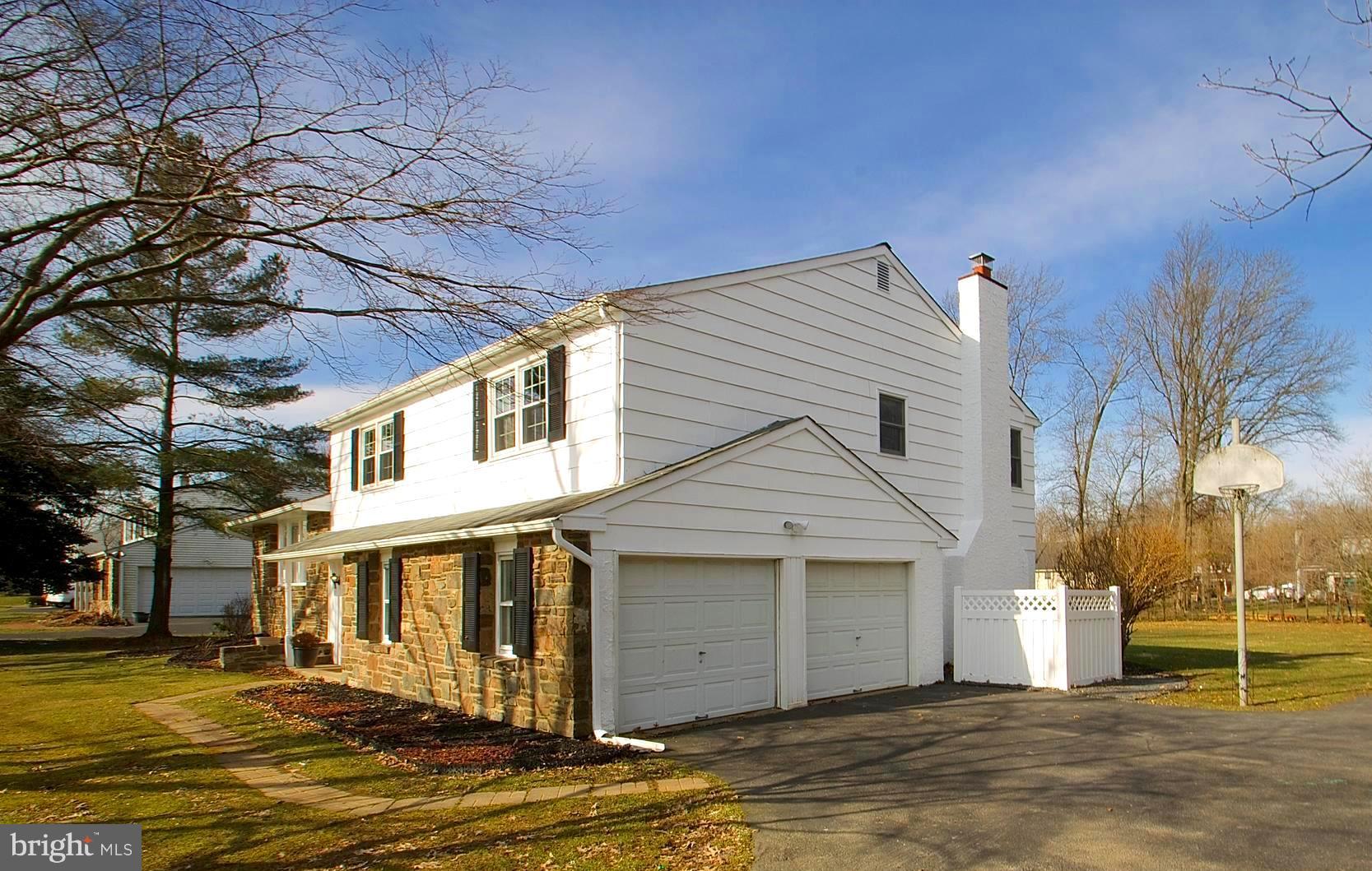 812 Roelofs Road Yardley, PA 19067 - Photo 2 of 36 Side view