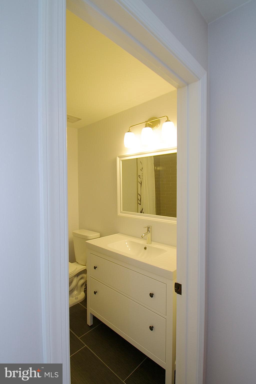 812 Roelofs Road Yardley, PA 19067 - Photo 19 of 36 Hall Bath