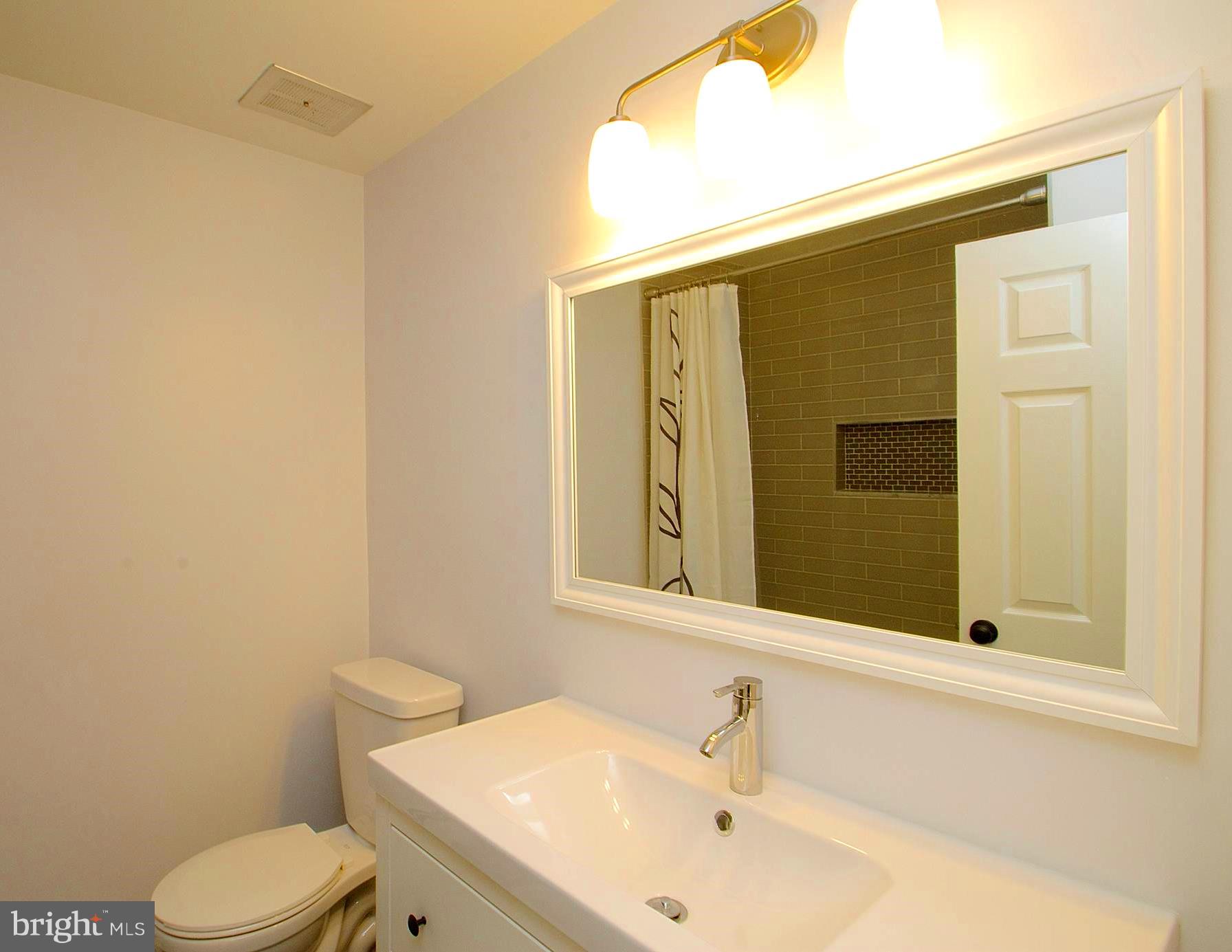 812 Roelofs Road Yardley, PA 19067 - Photo 20 of 36 Hall Bath