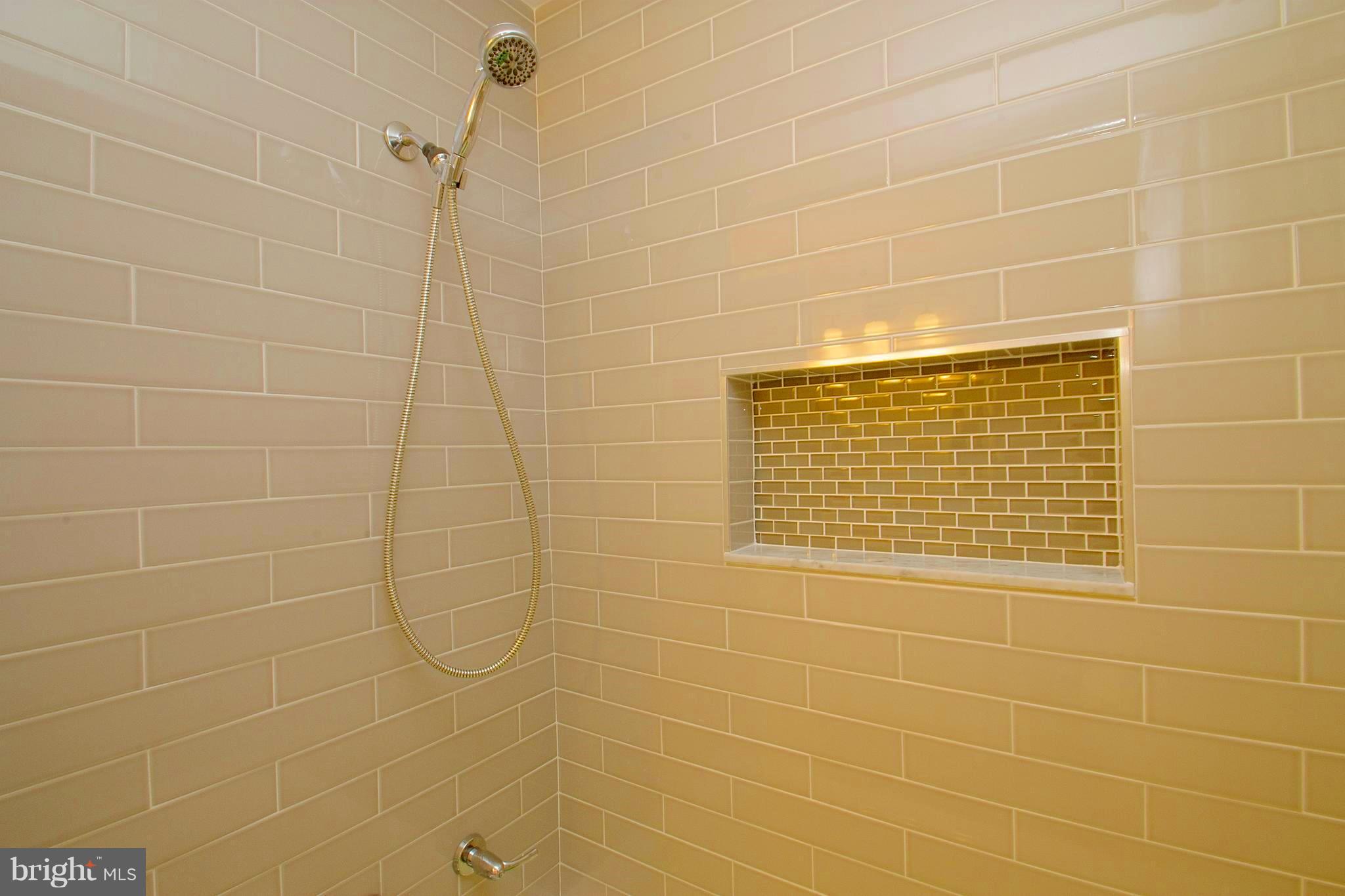 812 Roelofs Road Yardley, PA 19067 - Photo 22 of 36 Hall Bath