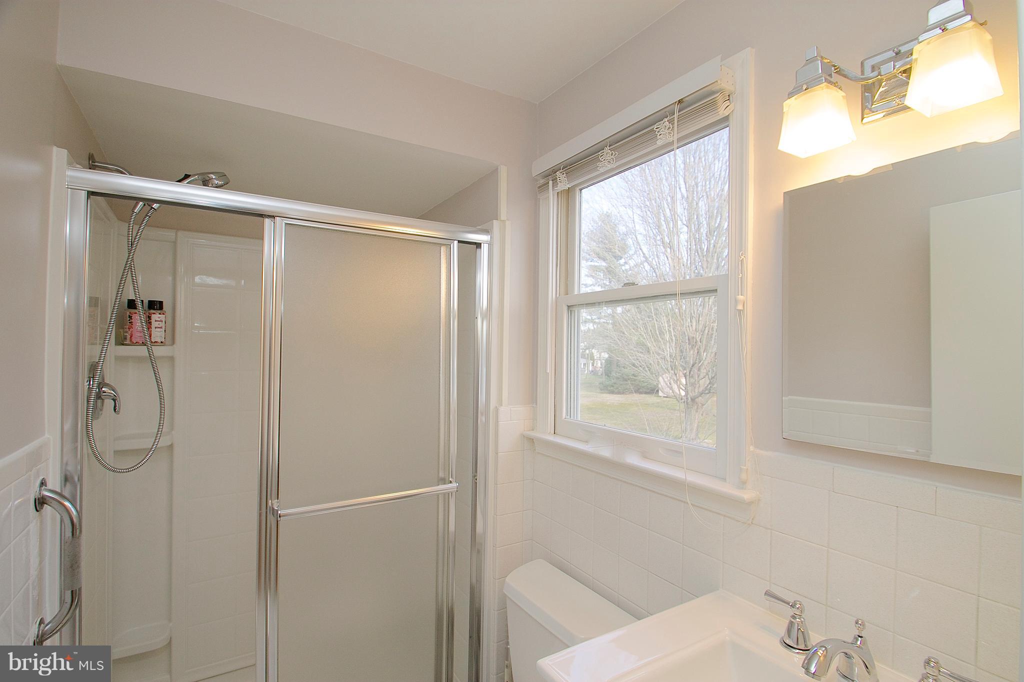 812 Roelofs Road Yardley, PA 19067 - Photo 28 of 36 Main Bath