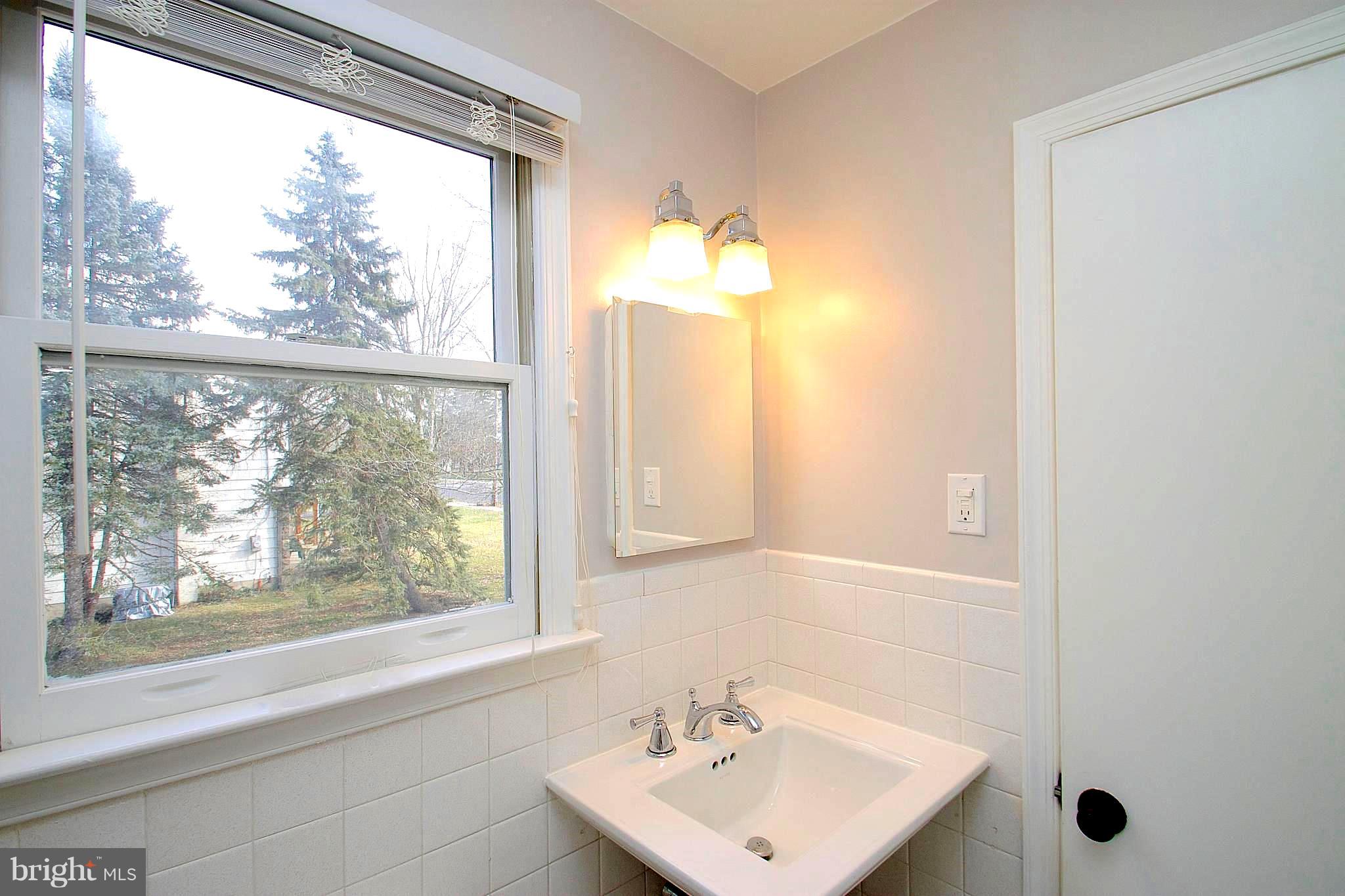 812 Roelofs Road Yardley, PA 19067 - Photo 29 of 36 Gallery Image 29