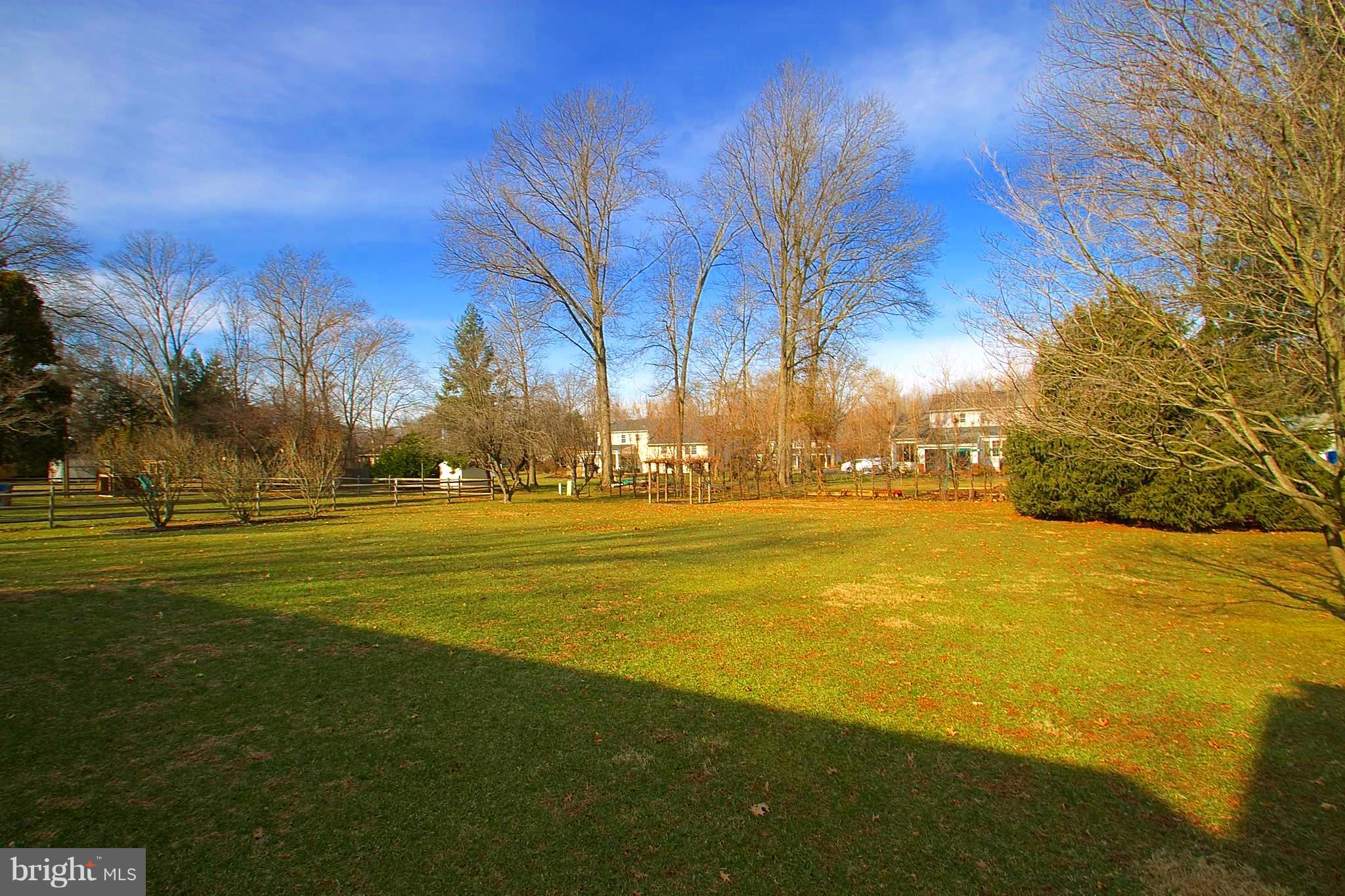 812 Roelofs Road Yardley, PA 19067 - Photo 4 of 36 Rear yard