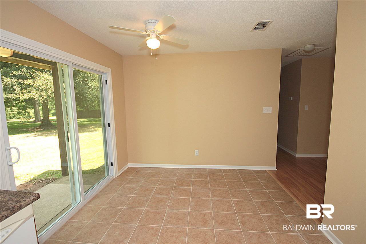 22525 Mattingly Street Robertsdale, AL 36567 - Photo 20 of 31 Breakfast Area