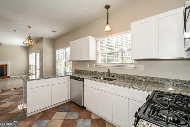 $2,050 | 4969 Wedgewood Place, Stone Mountain, GA 30088