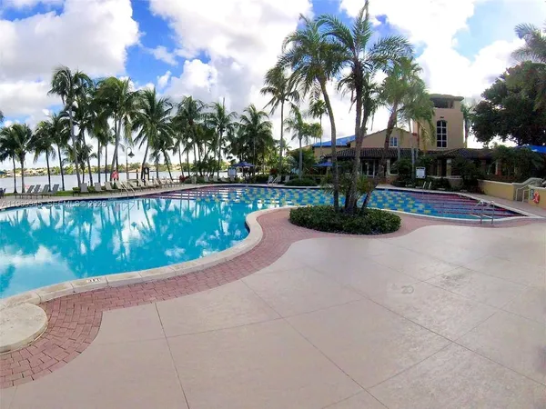 $3,300 | 10730 Northwest 66th Street, Unit 512, Doral, FL 33178