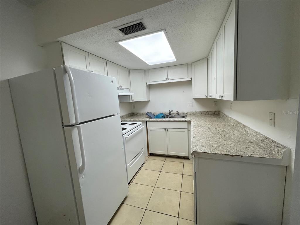 185 Fulton Street Northeast, Unit 2 Largo, FL 33771 - Photo 3 of 12