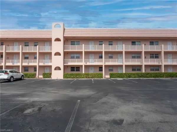 $170,000 | 180 Turtle Lake Court, Unit 209, Naples, FL 34105