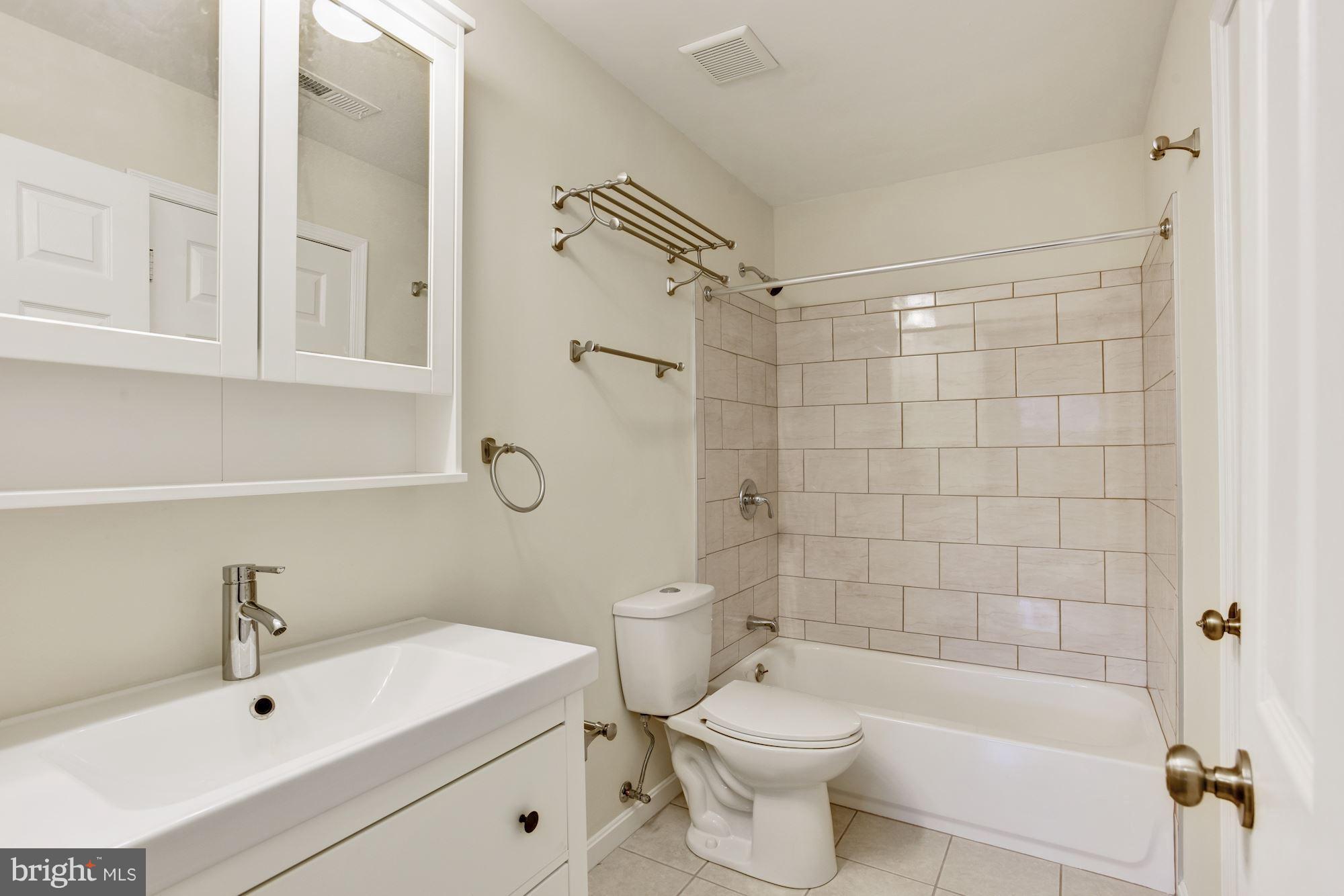 1707 Quantico Road Edgewater, MD 21037 - Photo 12 of 15 Bath