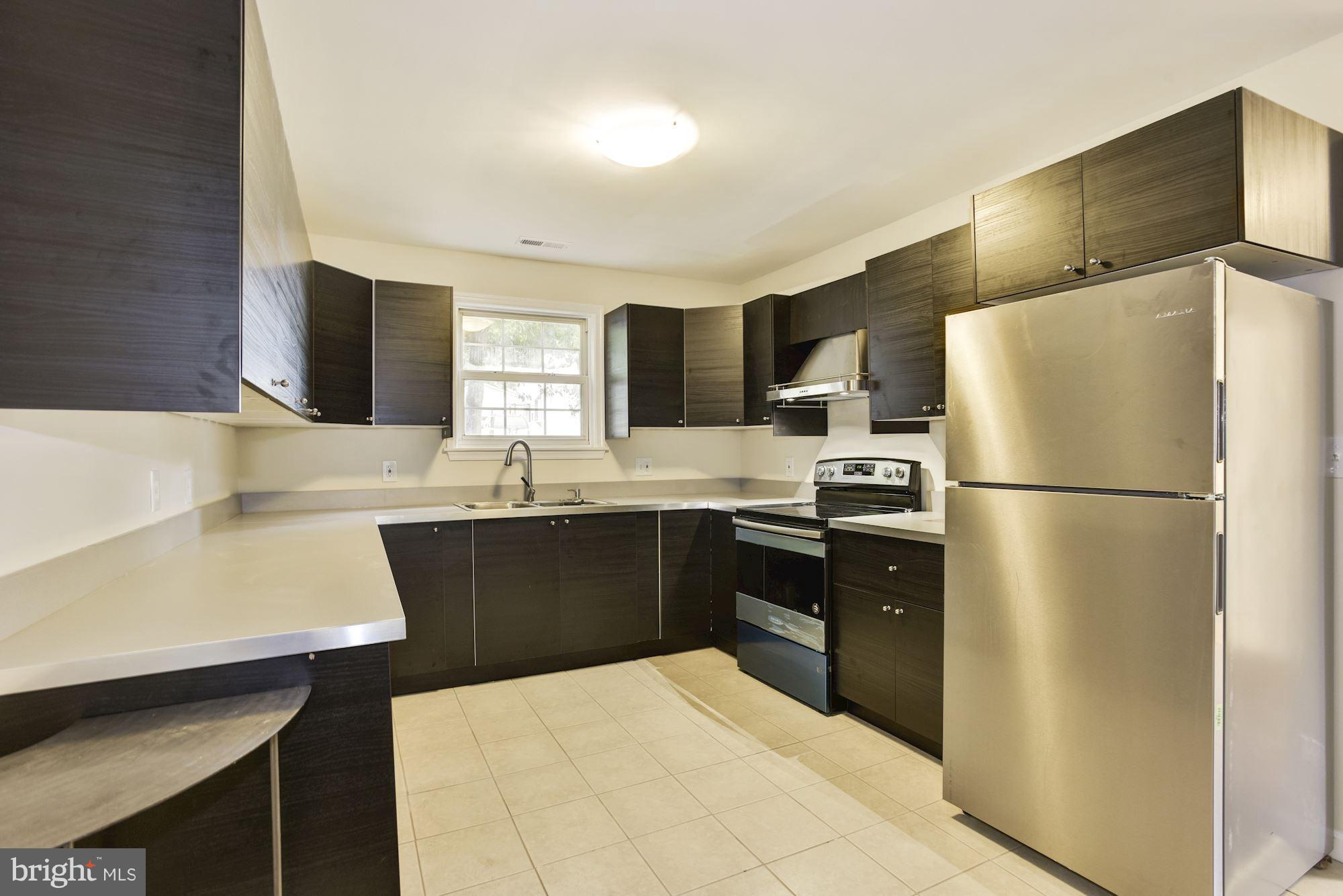 1707 Quantico Road Edgewater, MD 21037 - Photo 3 of 15 Kitchen