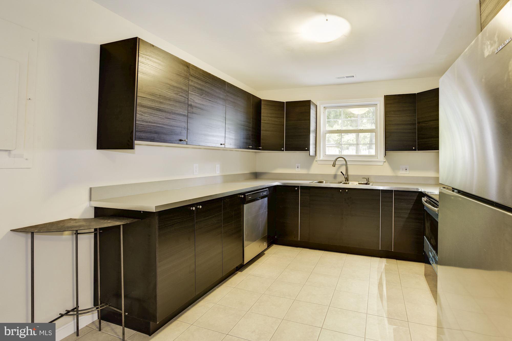 1707 Quantico Road Edgewater, MD 21037 - Photo 4 of 15 Kitchen