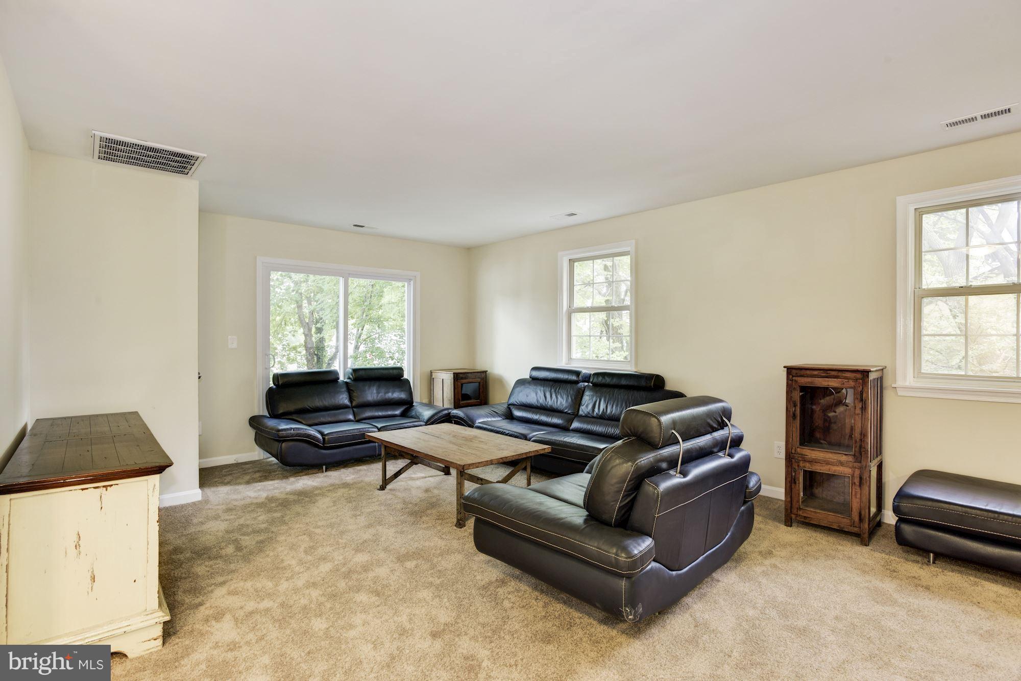 1707 Quantico Road Edgewater, MD 21037 - Photo 9 of 15 Living Room