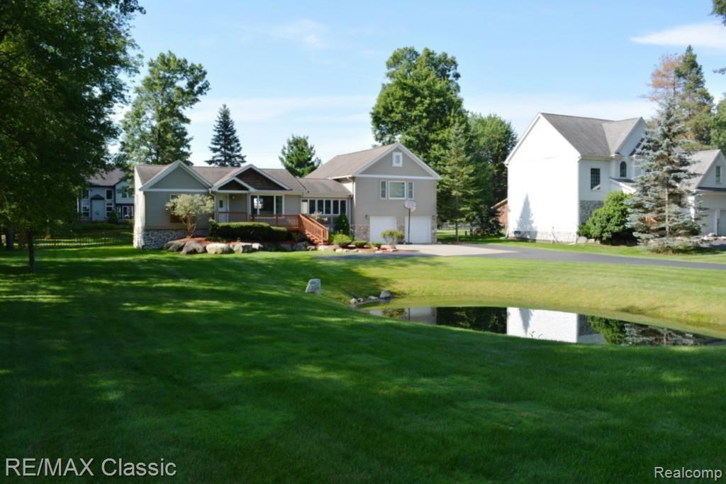 2821 Potter Road Wixom, MI 48393 - Photo 3 of 41 Ext 6.jpg