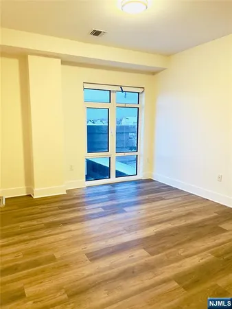 $4,125 | 1 Executive Drive, Unit 311, Fort Lee, NJ 07024