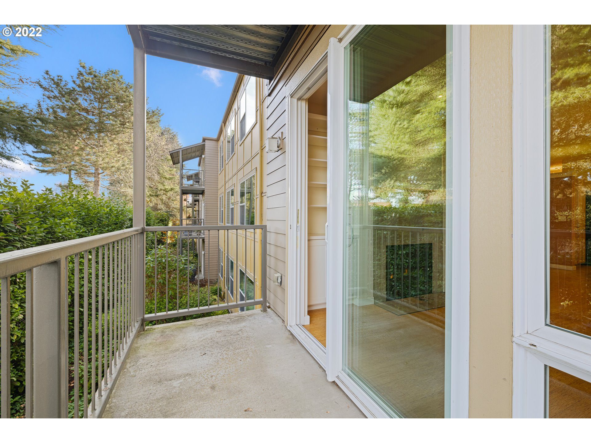 347 Rustic Place, Unit 8 Eugene, OR 97401 - Photo 13 of 31 a view of a balcony