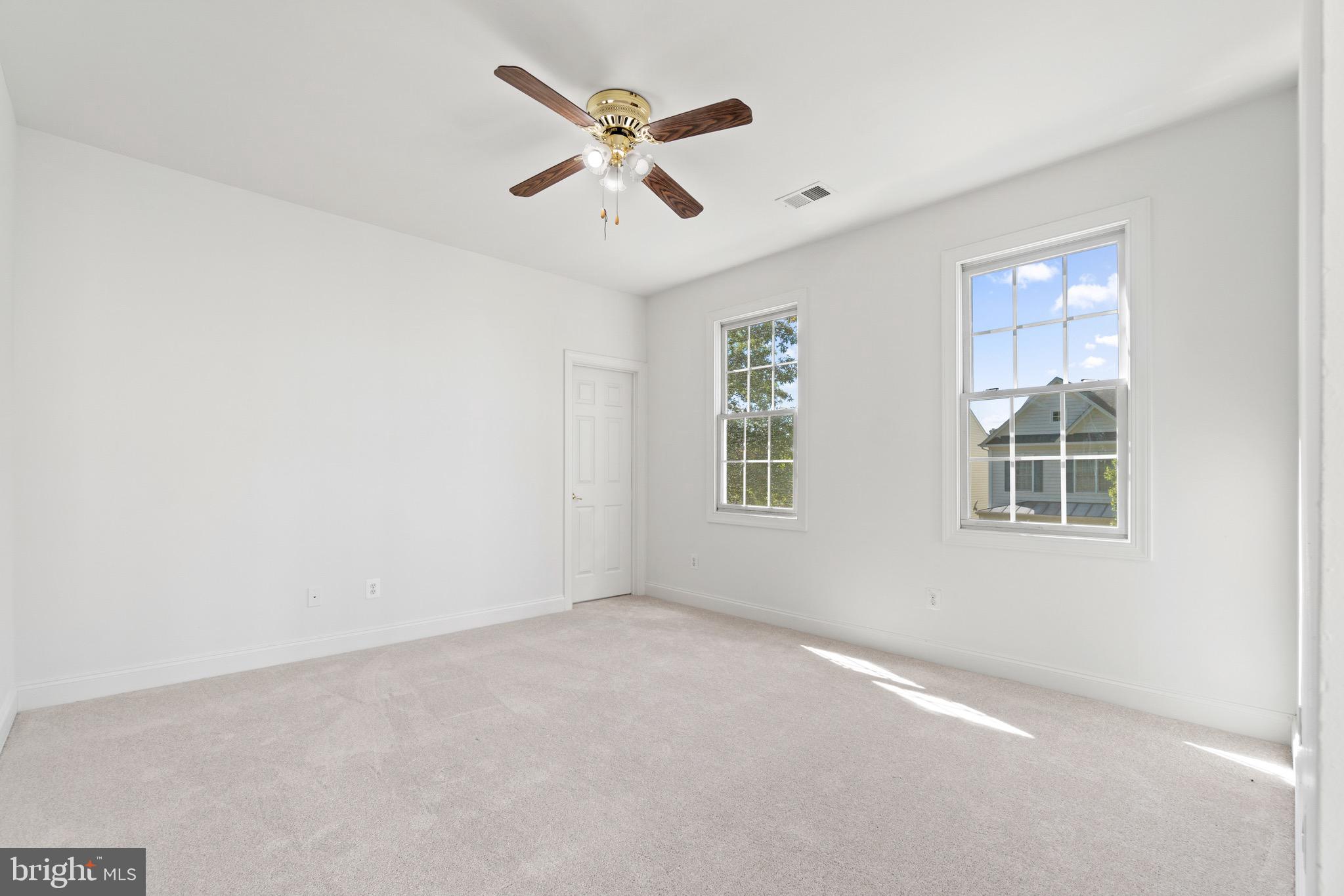 13049 Taverner Loop Woodbridge, VA 22192 - Photo 20 of 32