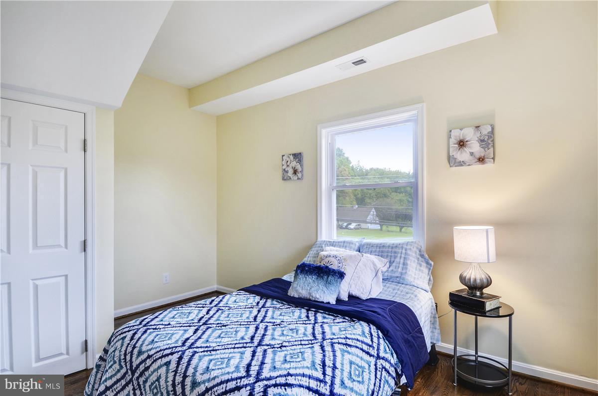 14215 Seneca Road Germantown, MD 20874 - Photo 13 of 27 Bedroom
