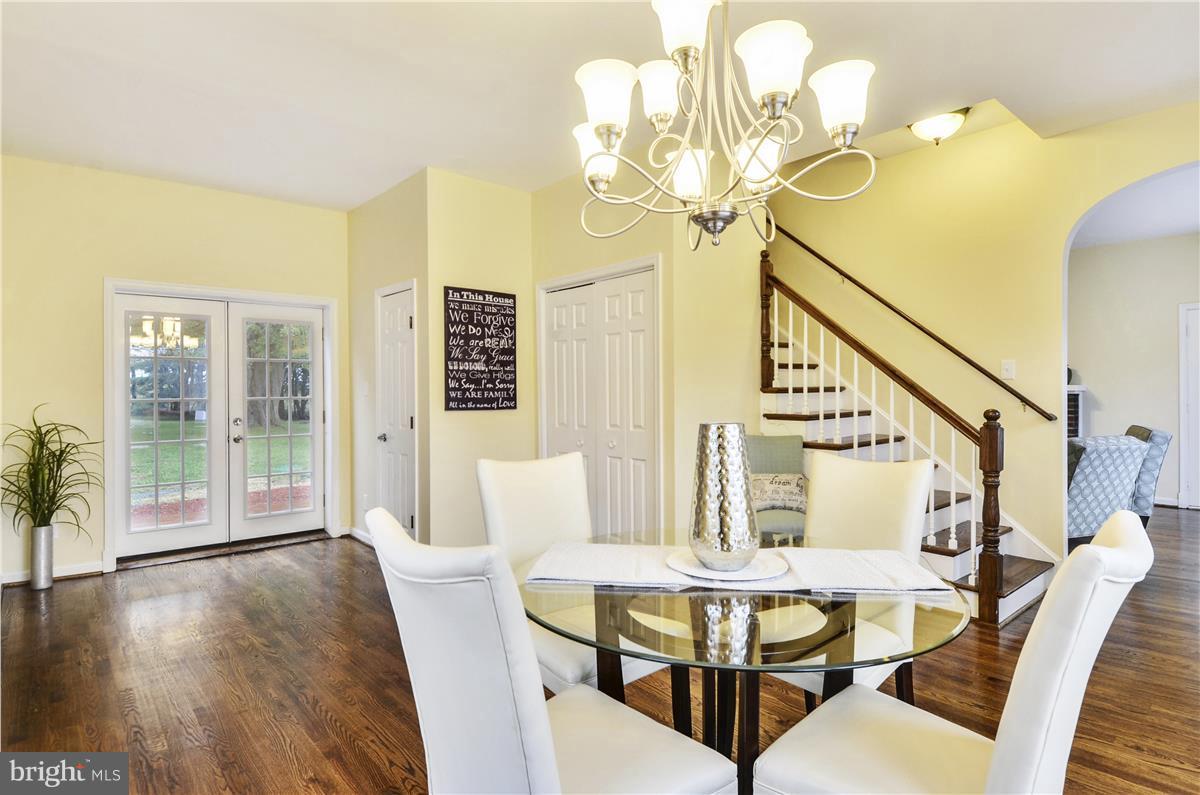 14215 Seneca Road Germantown, MD 20874 - Photo 9 of 27 Dining Room