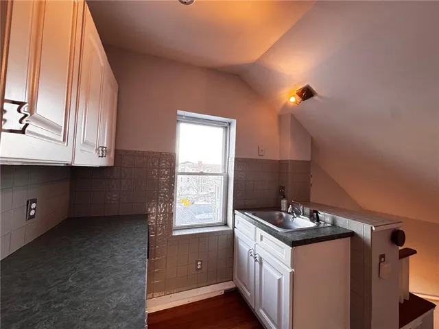 $1,600 | 72 Courtland Street, Unit 3, Providence, RI 02909