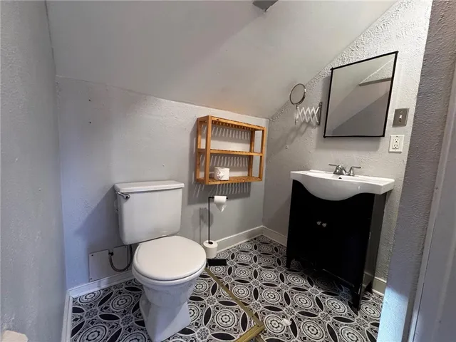 $1,600 | 72 Courtland Street, Unit 3, Providence, RI 02909